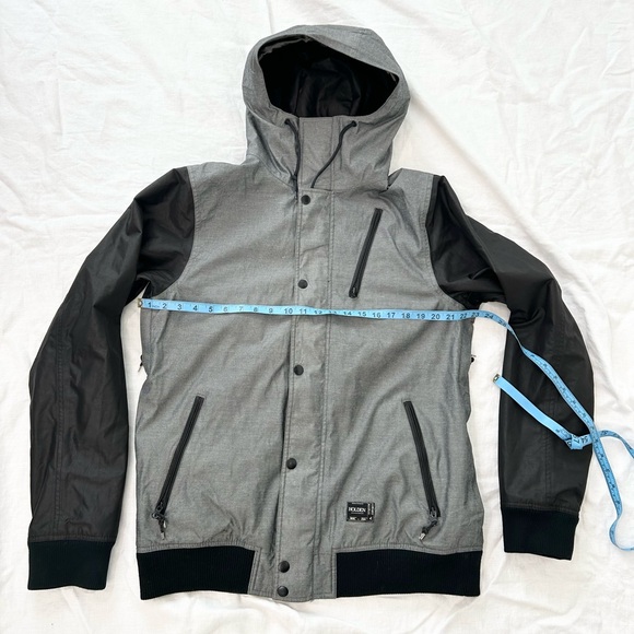 Holden Varsity Shell Snowboard Jacket in Black/Charcoal - Picture 9 of 13